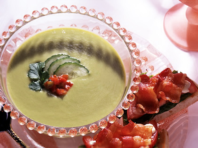 GREEN SOUP WITH BACON LETTUCE AND TOMATO ON BAYS