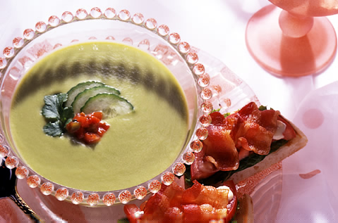 GREEN SOUP WITH BACON LETTUCE AND TOMATO ON BAYS