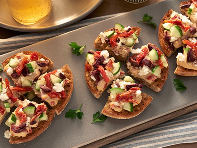 ENGLISH MUFFIN WEDGES WITH VEGGIE CHUNKS