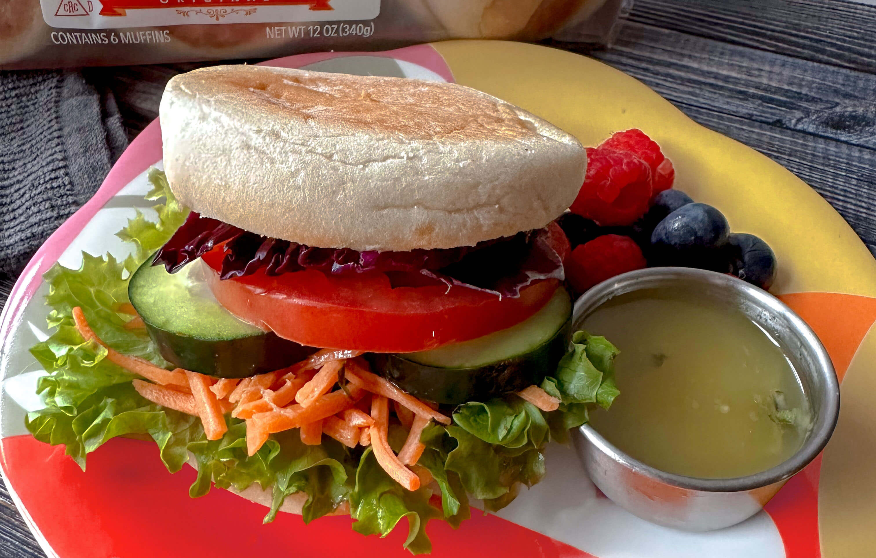 BAYS WITH CARROTS CUCUMBER AND TOMATO